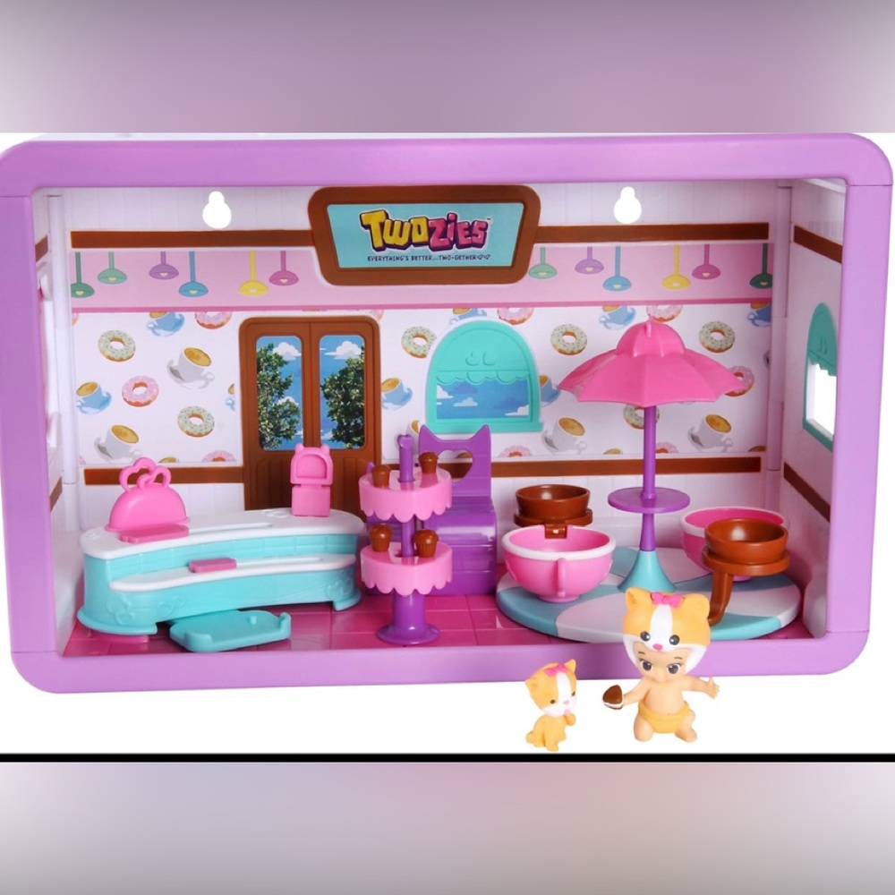 🎁Twozies Two Playful Cafe Playset w/ 2 Exclusive Twozies Shadow Box Scene🎁